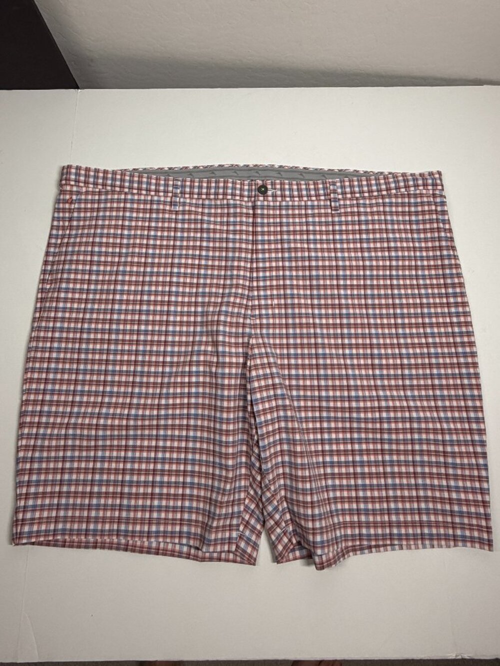 Tommy Bahama Microfiber Comfort Shorts - 54 Regular - Golf Ready